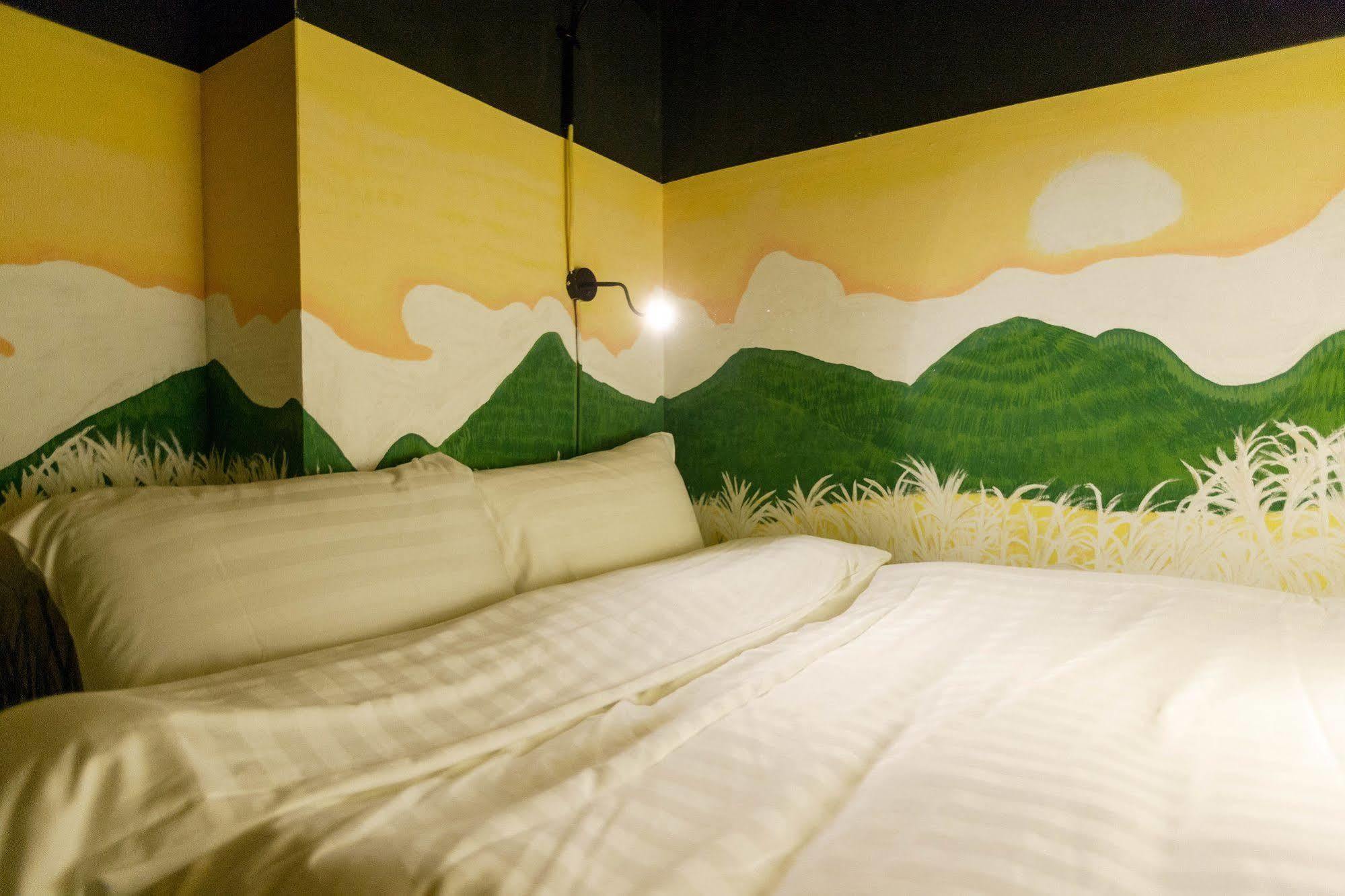 Angels Hostel Taipei Ximen Buitenkant foto
